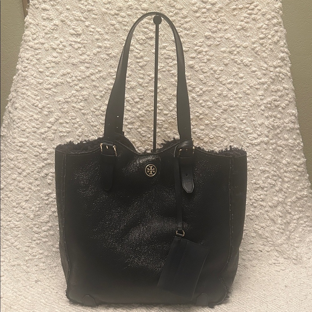 Tory Burch Large Ella Patent Leather and Shearling Tote in Navy